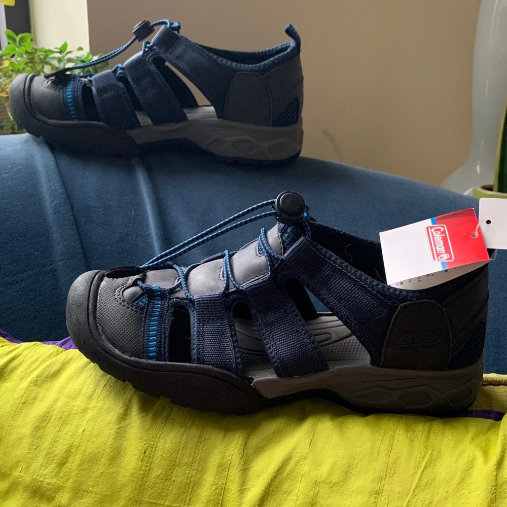 New! Men’s Coleman Closed Toe Navy and Black Adventure Sandals- Size 9.5